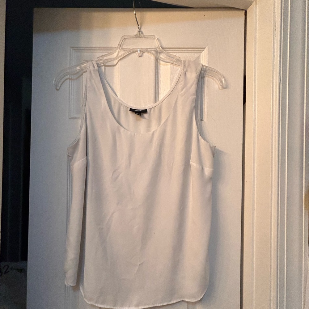 ☀️3/$10☀️ Alfani Classic White Tank Top medium